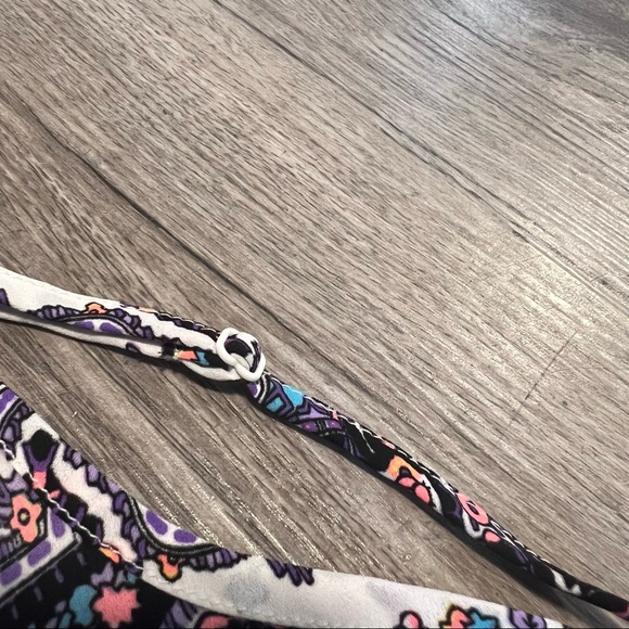 Design Lab - Top with shoulder cut outs and adjustable straps - Picture 3 of 4